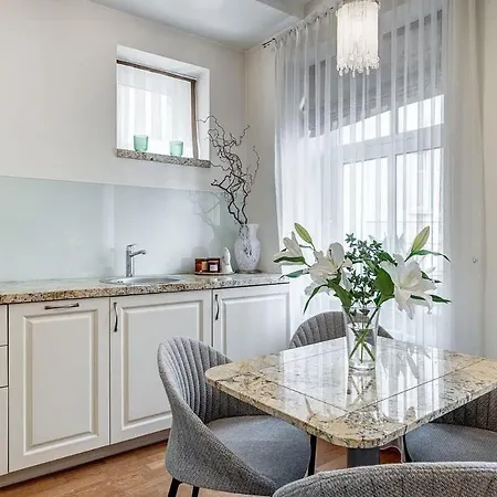 Domillion New Old Town Amber 1bdr Z1b4 *