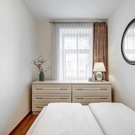 Domillion New Old Town Amber 1bdr Z1b4